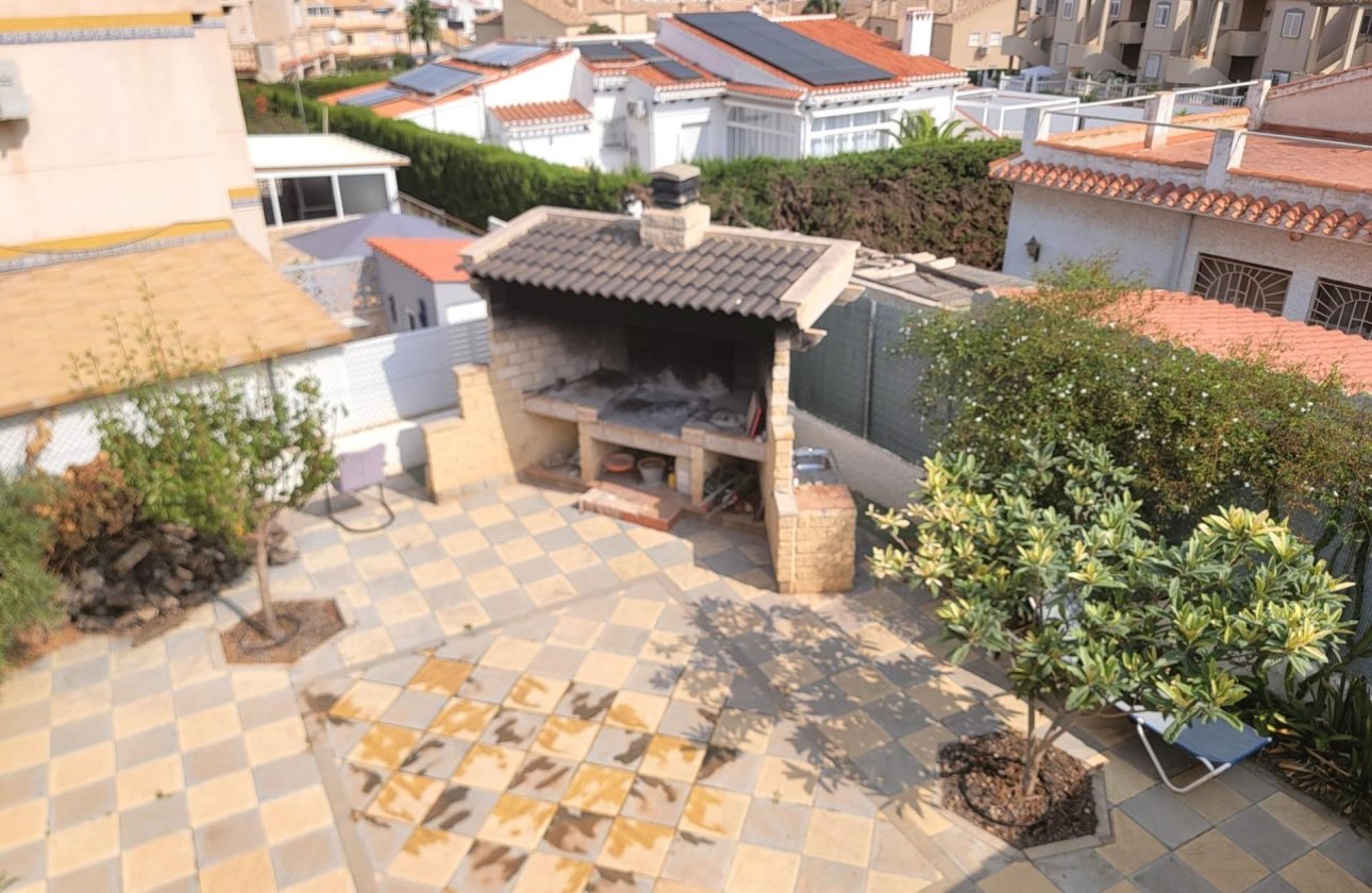 Resale - Villa -
Torrevieja - Aguas Nuevas