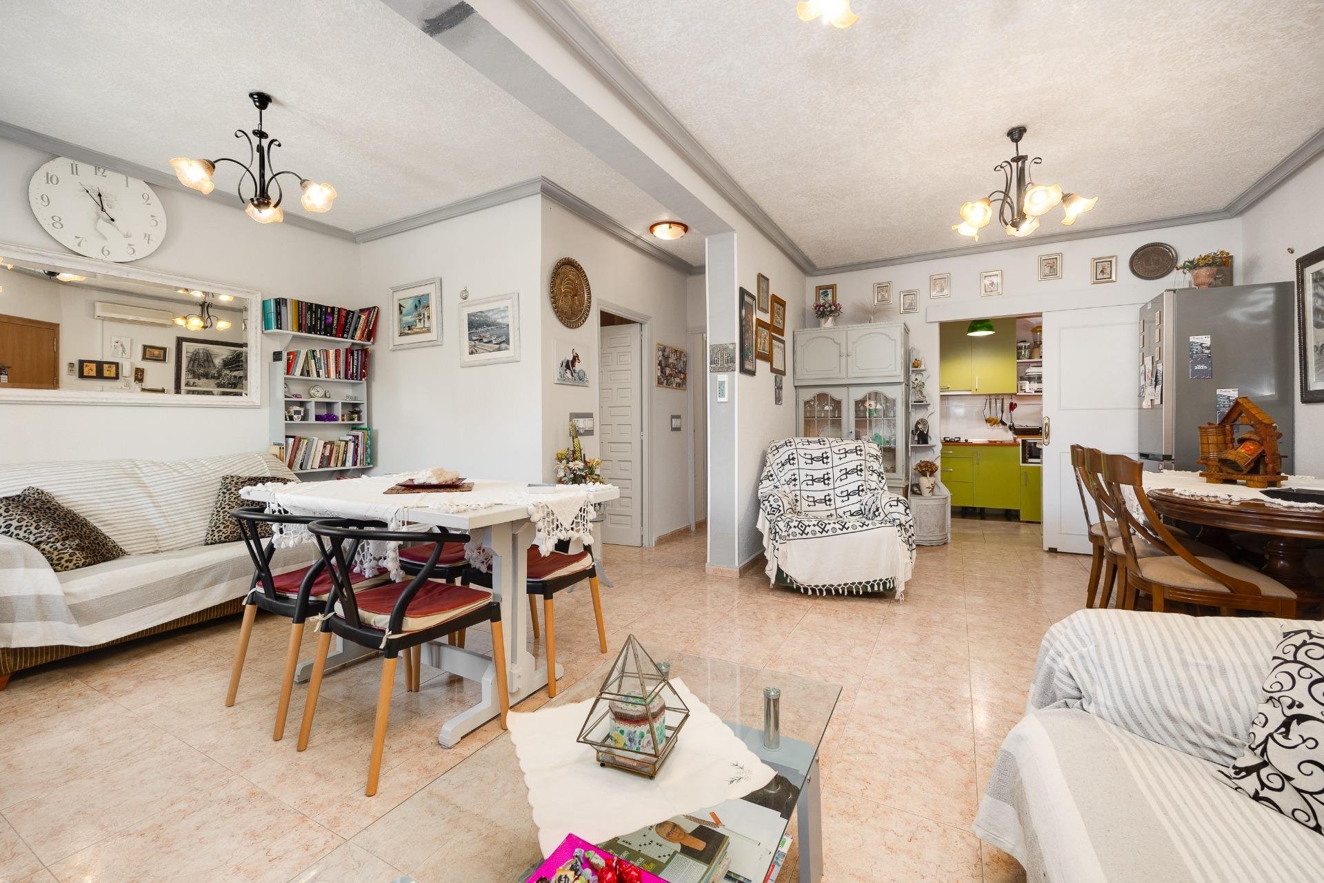 Resale - Villa -
Torrevieja - Aguas Nuevas