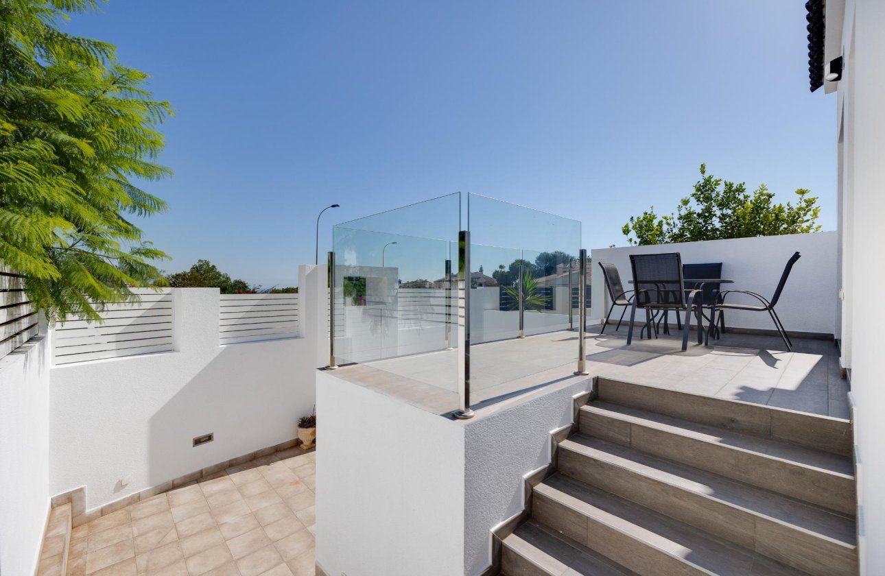 Resale - Villa -
Torrevieja - Aguas Nuevas