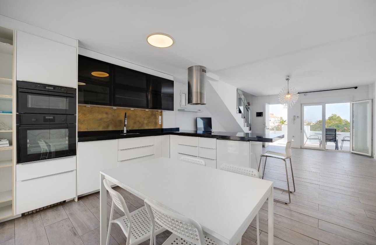 Resale - Villa -
Torrevieja - Aguas Nuevas