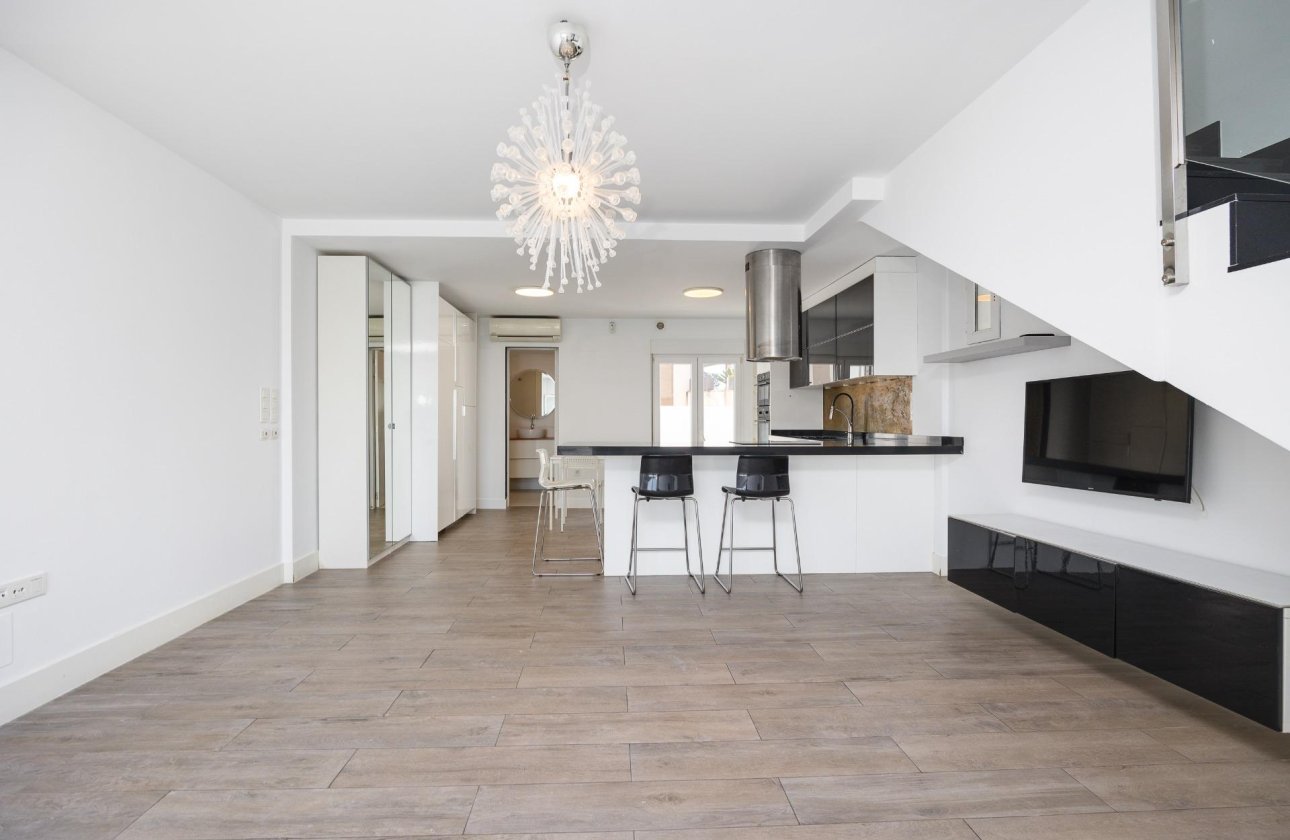 Resale - Villa -
Torrevieja - Aguas Nuevas