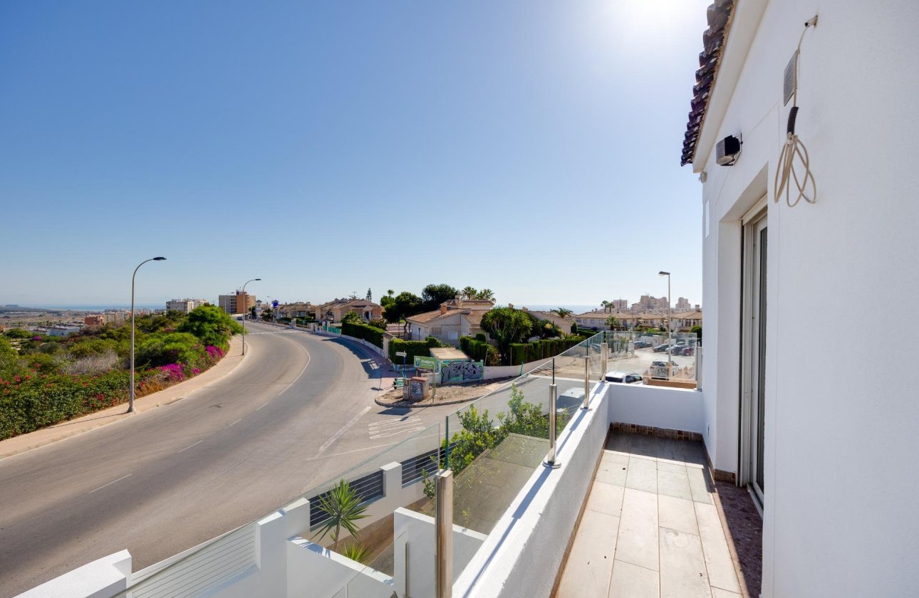 Resale - Villa -
Torrevieja - Aguas Nuevas