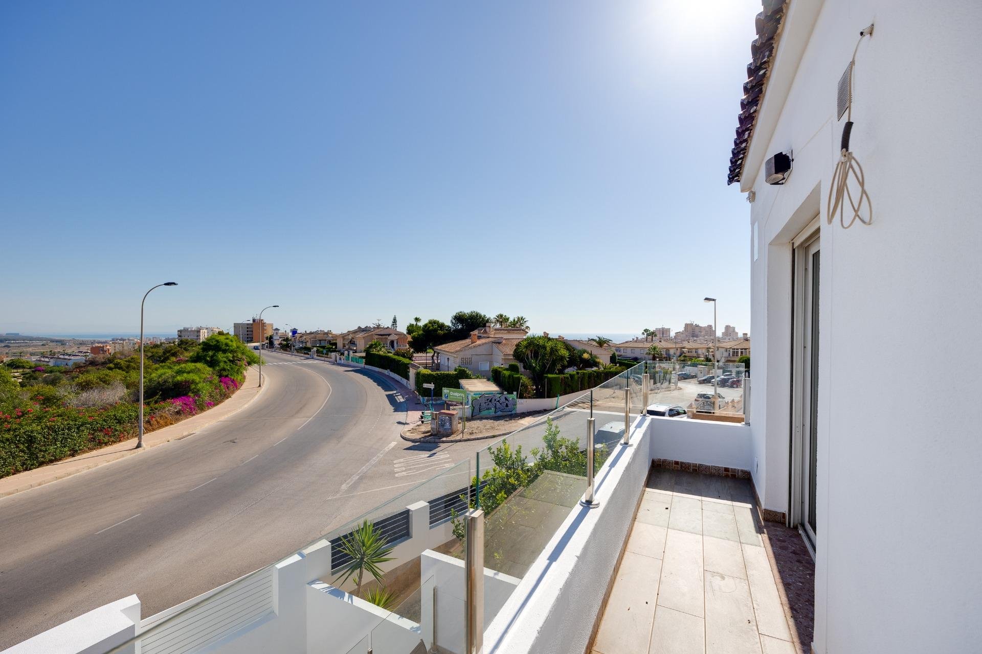 Resale - Villa -
Torrevieja - Aguas Nuevas