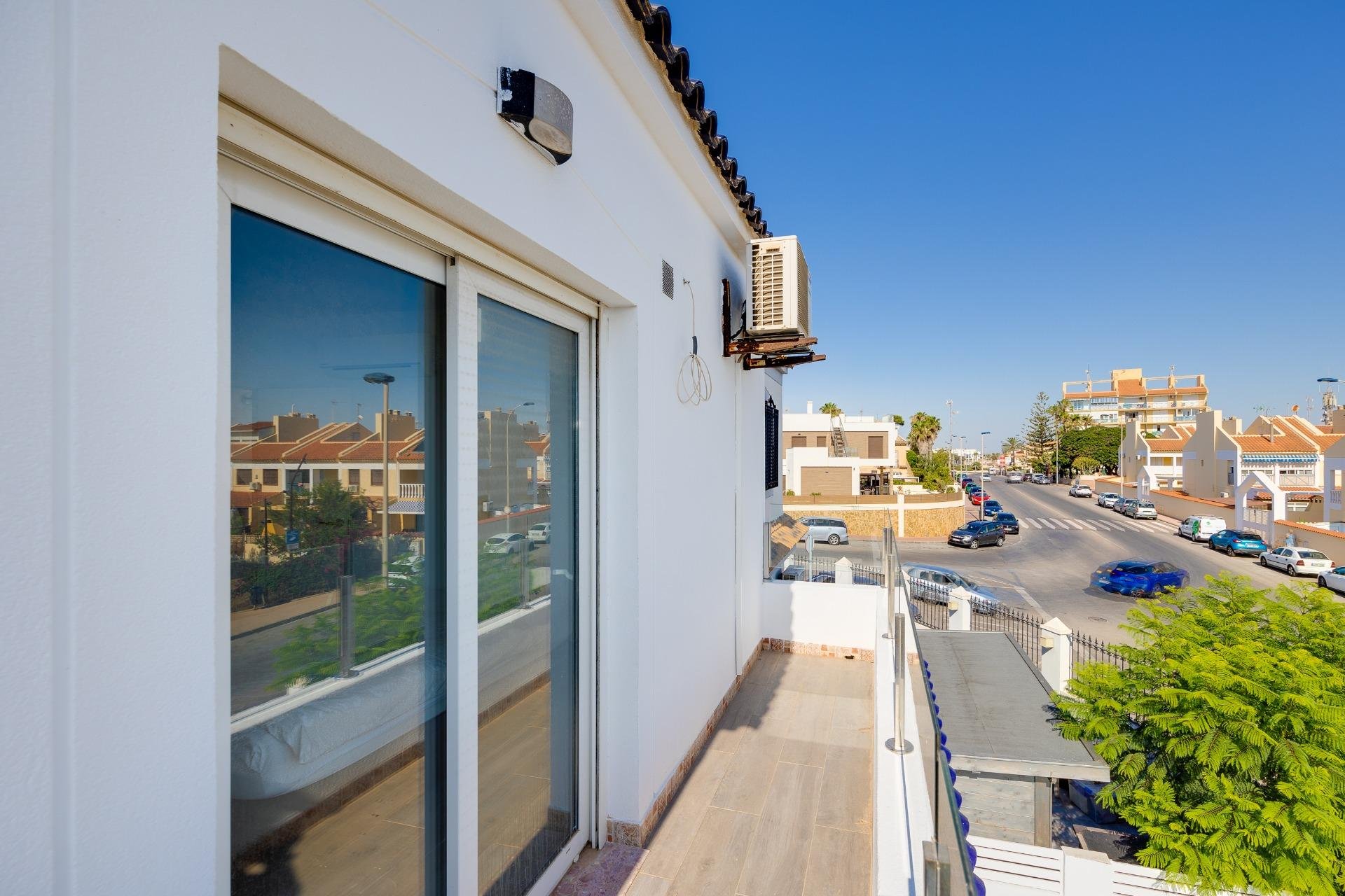 Resale - Villa -
Torrevieja - Aguas Nuevas