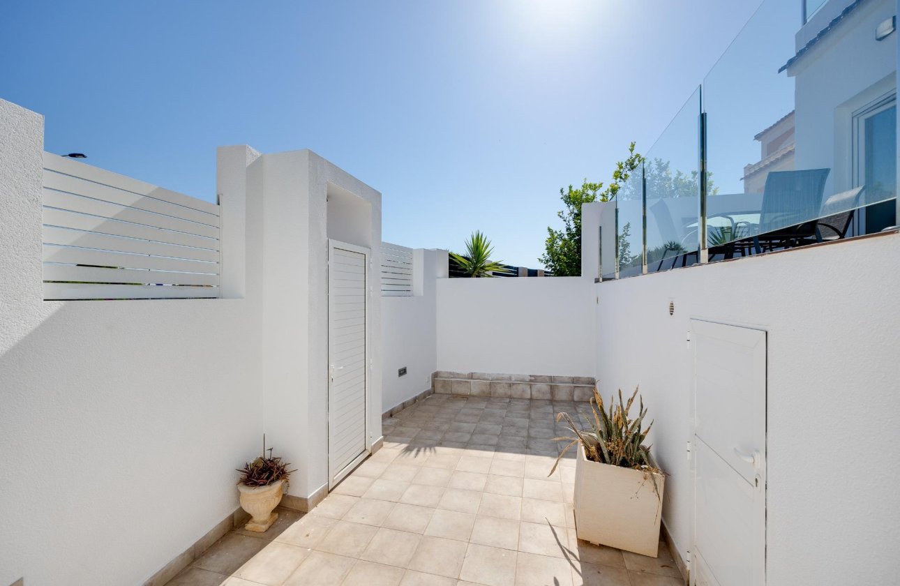 Resale - Villa -
Torrevieja - Aguas Nuevas