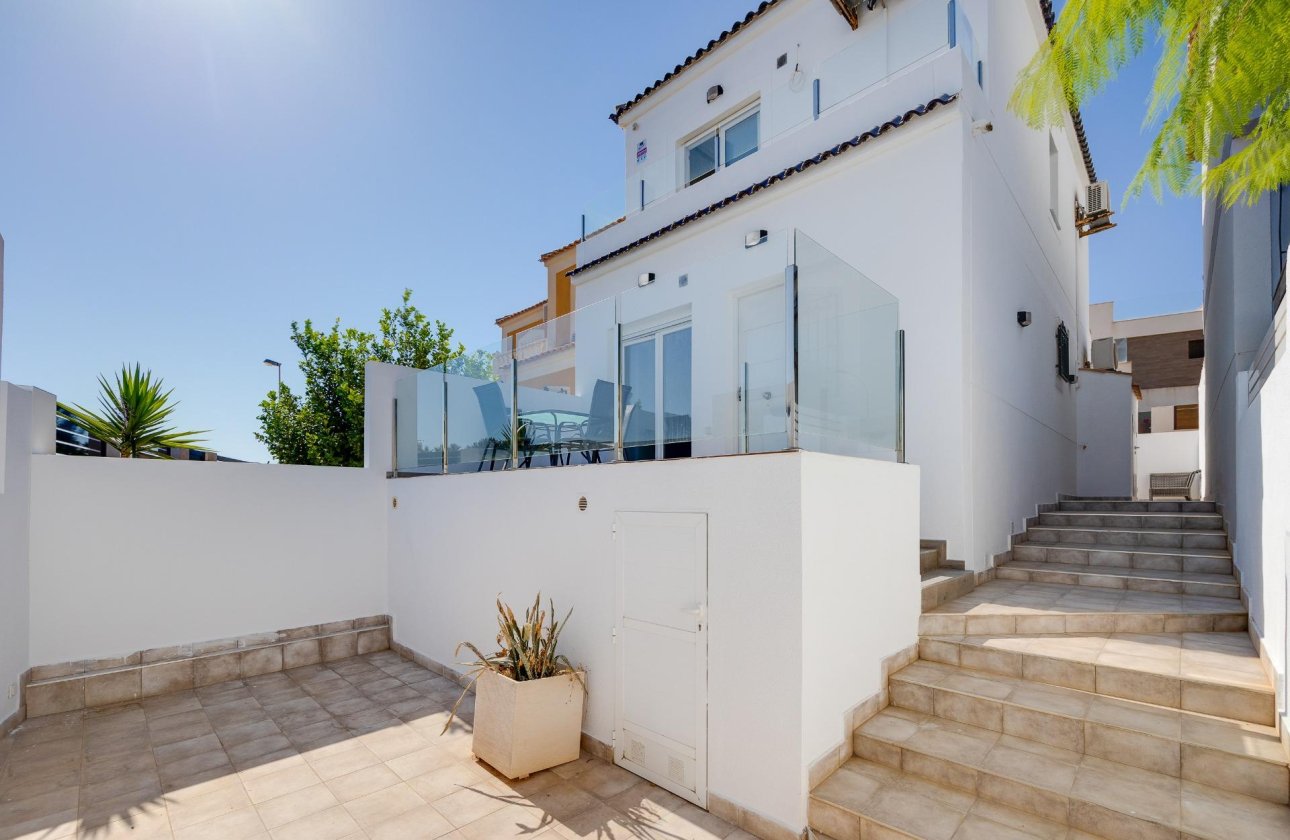 Resale - Villa -
Torrevieja - Aguas Nuevas