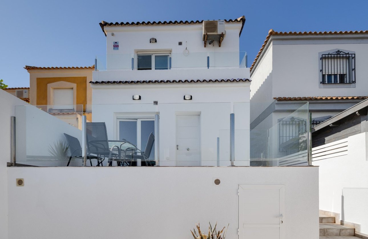 Resale - Villa -
Torrevieja - Aguas Nuevas