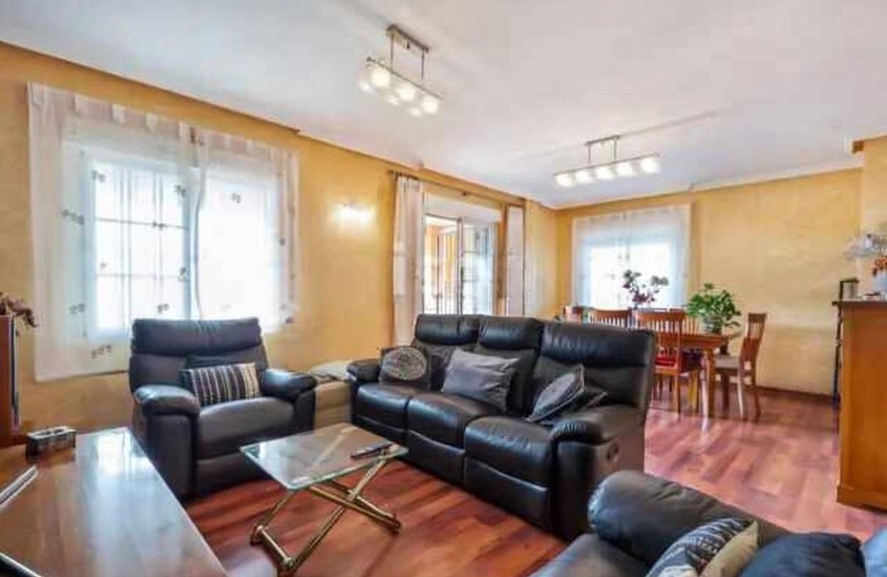 Resale - Villa -
Torrevieja - Aguas Nuevas