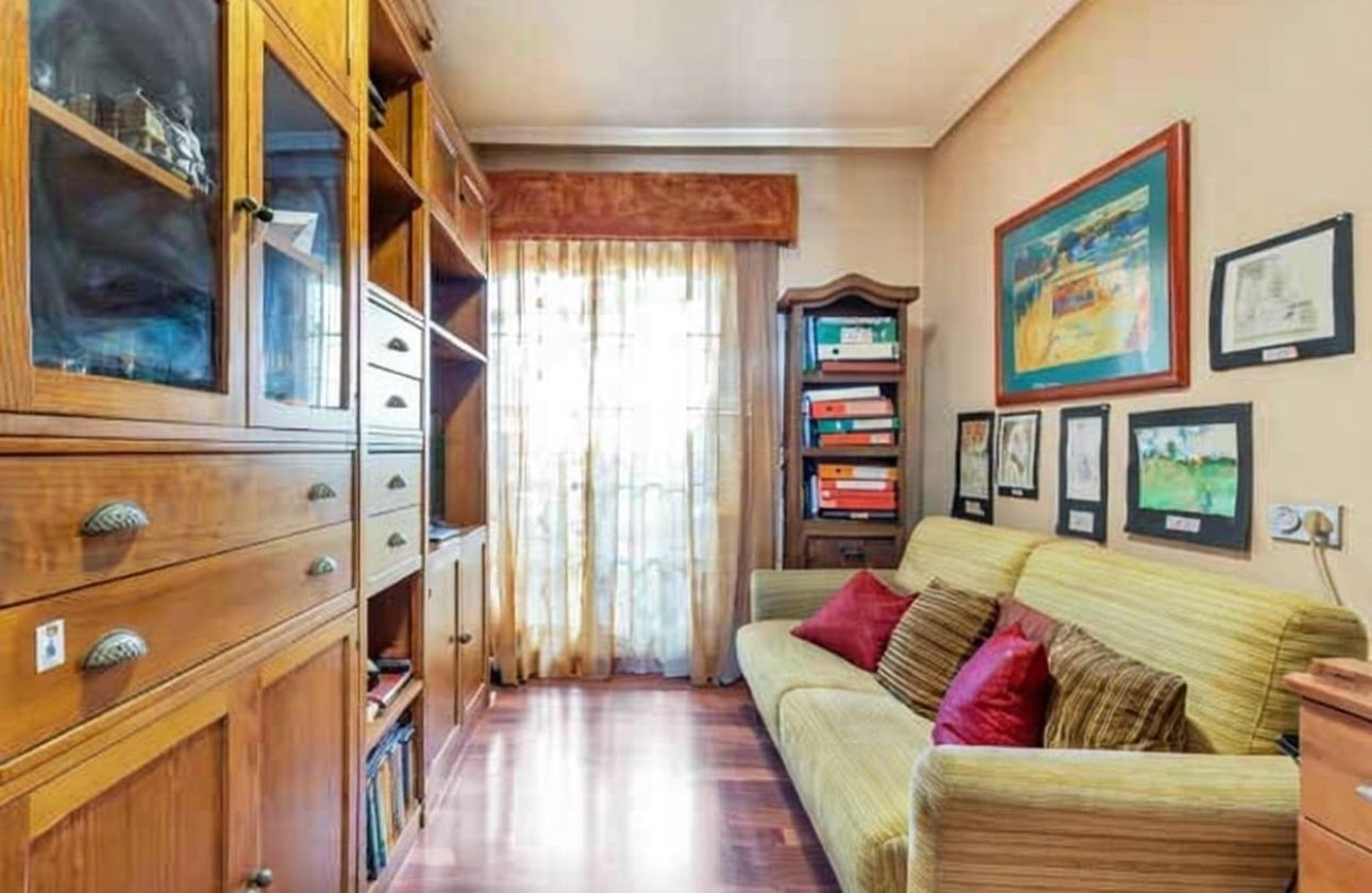 Resale - Villa -
Torrevieja - Aguas Nuevas