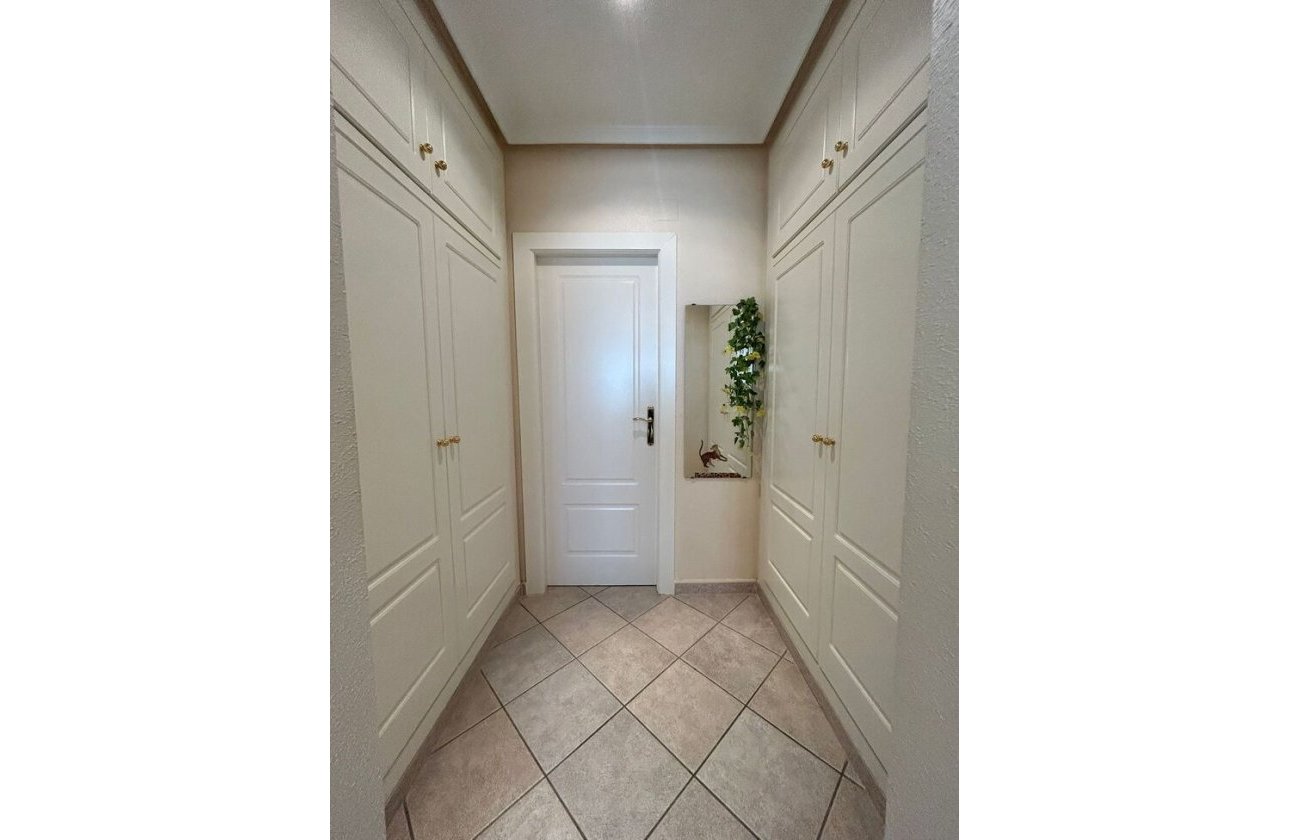 Resale - Villa -
Torrevieja - Aguas Nuevas