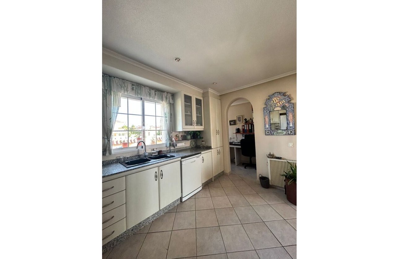 Resale - Villa -
Torrevieja - Aguas Nuevas