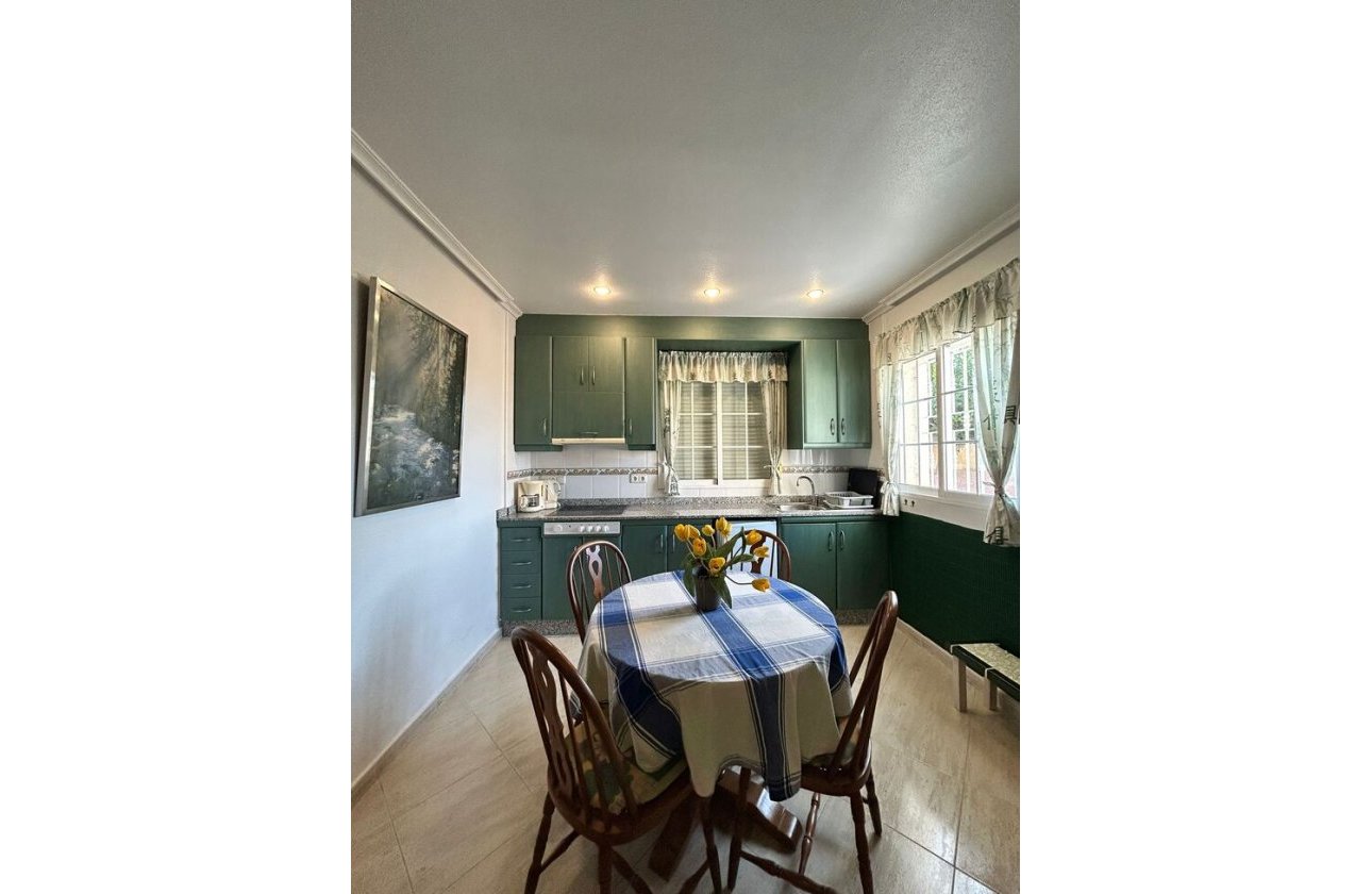 Resale - Villa -
Torrevieja - Aguas Nuevas