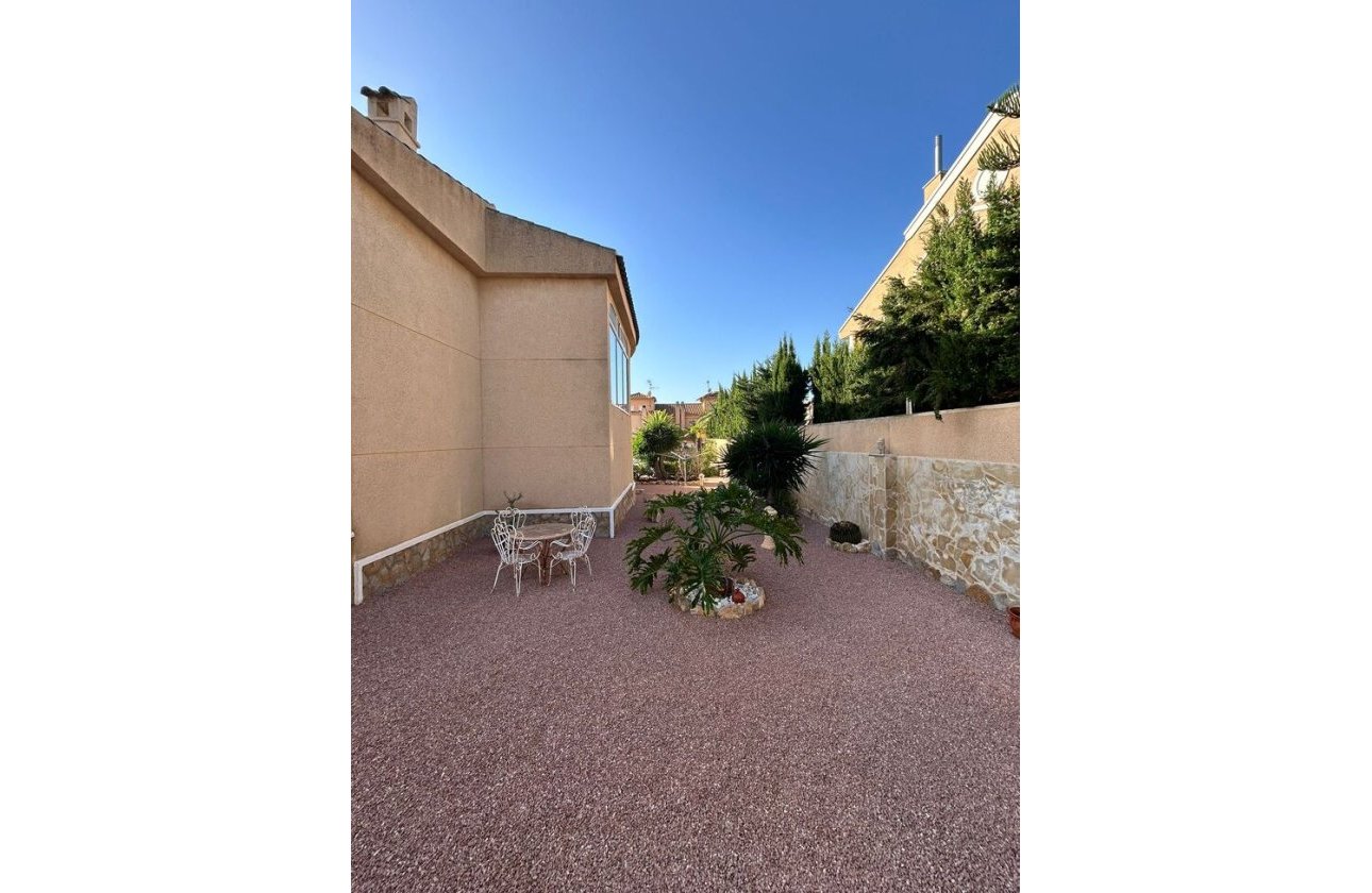 Resale - Villa -
Torrevieja - Aguas Nuevas