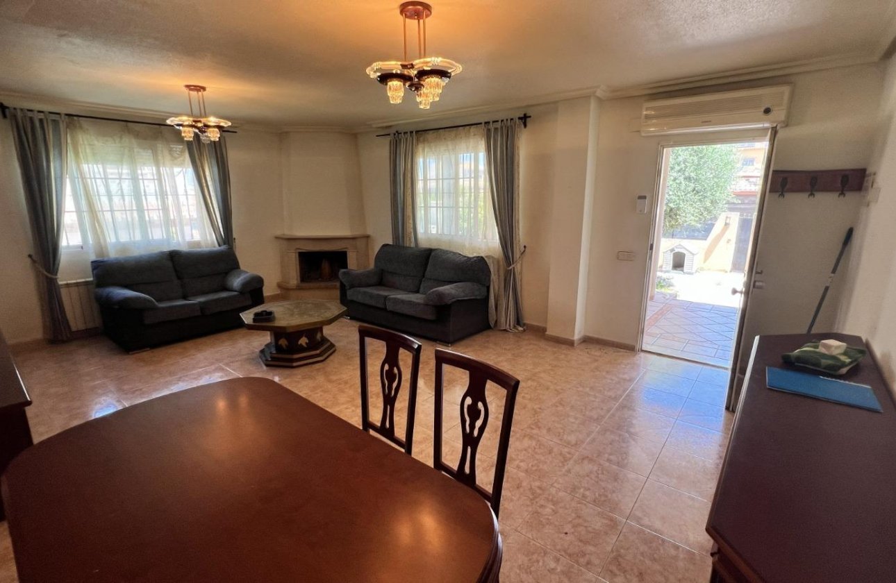 Resale - Villa -
Torrevieja - Aguas Nuevas