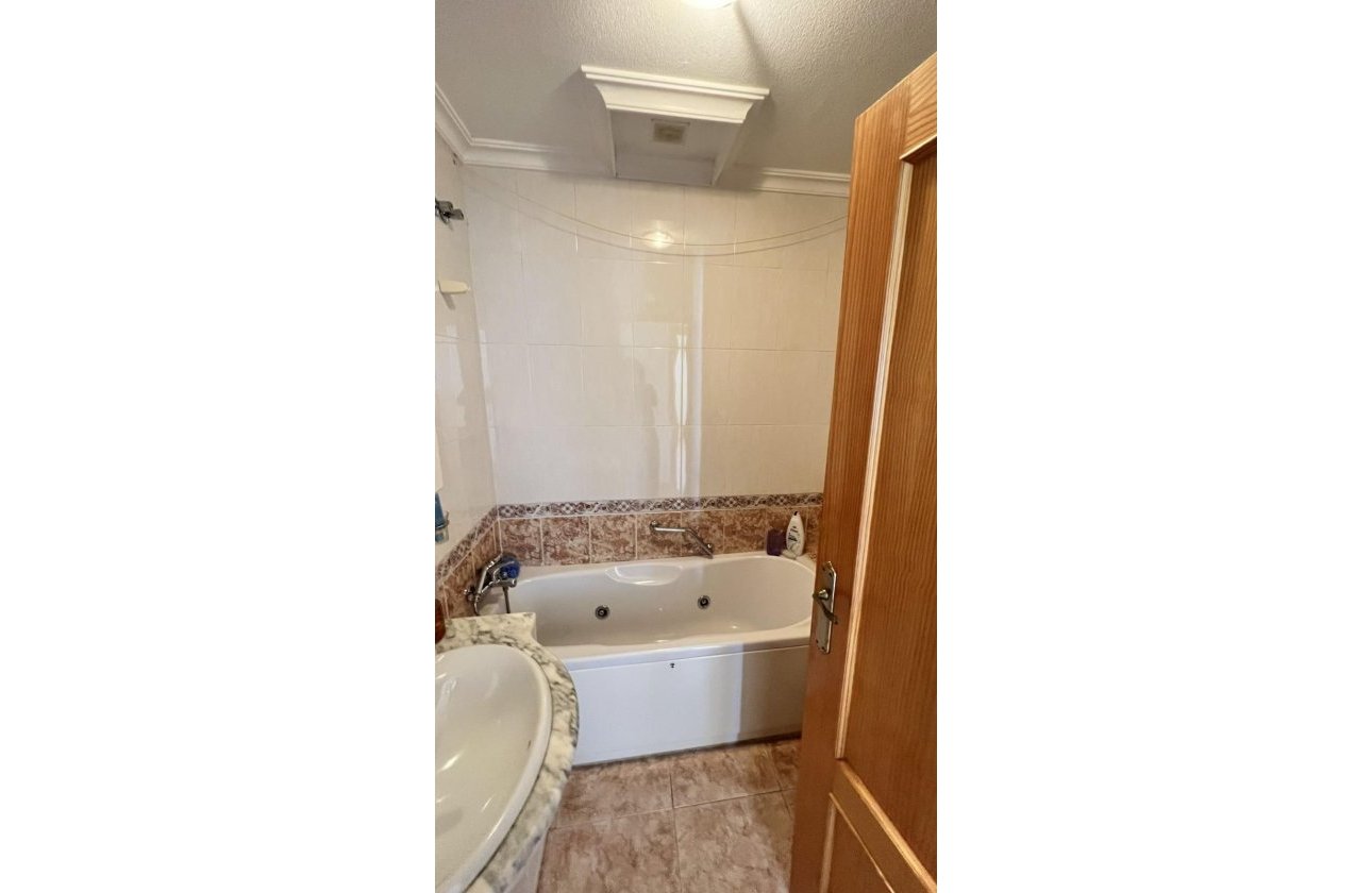 Resale - Villa -
Torrevieja - Aguas Nuevas