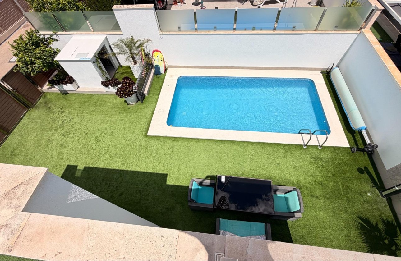 Resale - Villa -
Torrevieja - Aguas Nuevas