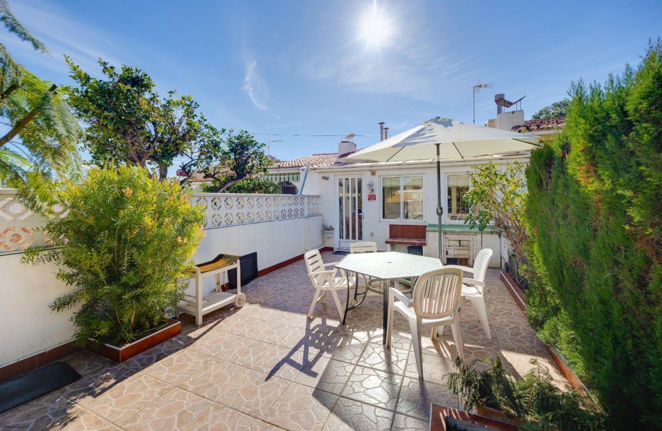 Resale - Villa -
Torrevieja - Calas Blanca