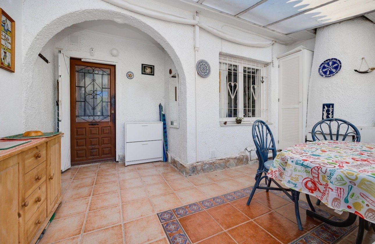 Resale - Villa -
Torrevieja - Calas Blanca