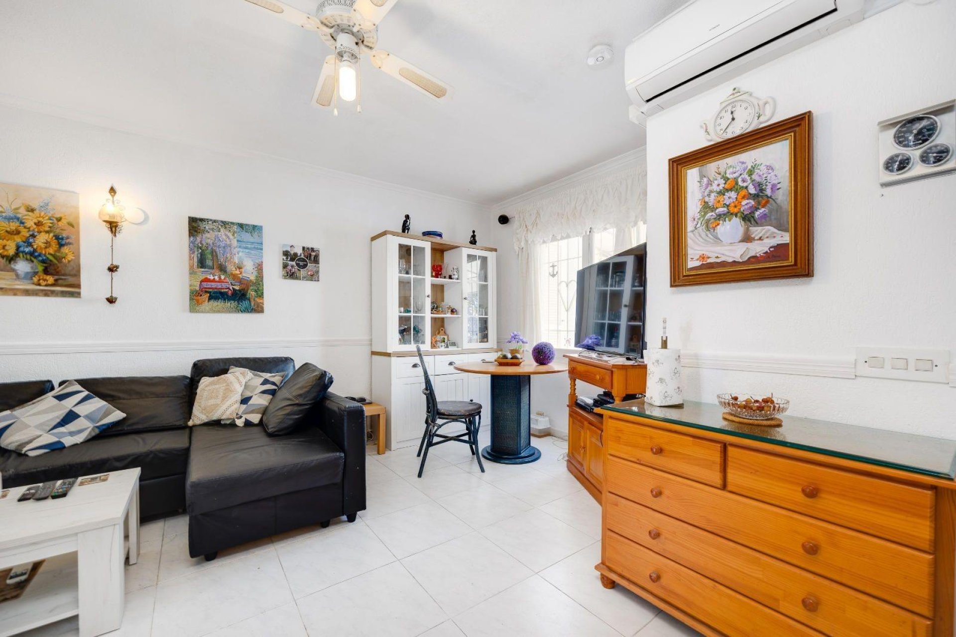 Resale - Villa -
Torrevieja - Calas Blanca