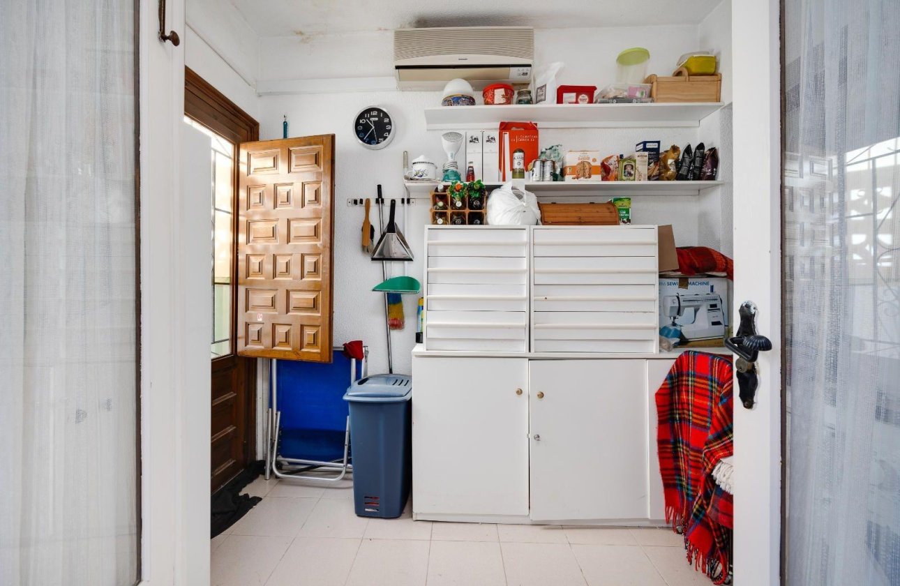 Resale - Villa -
Torrevieja - Calas Blanca