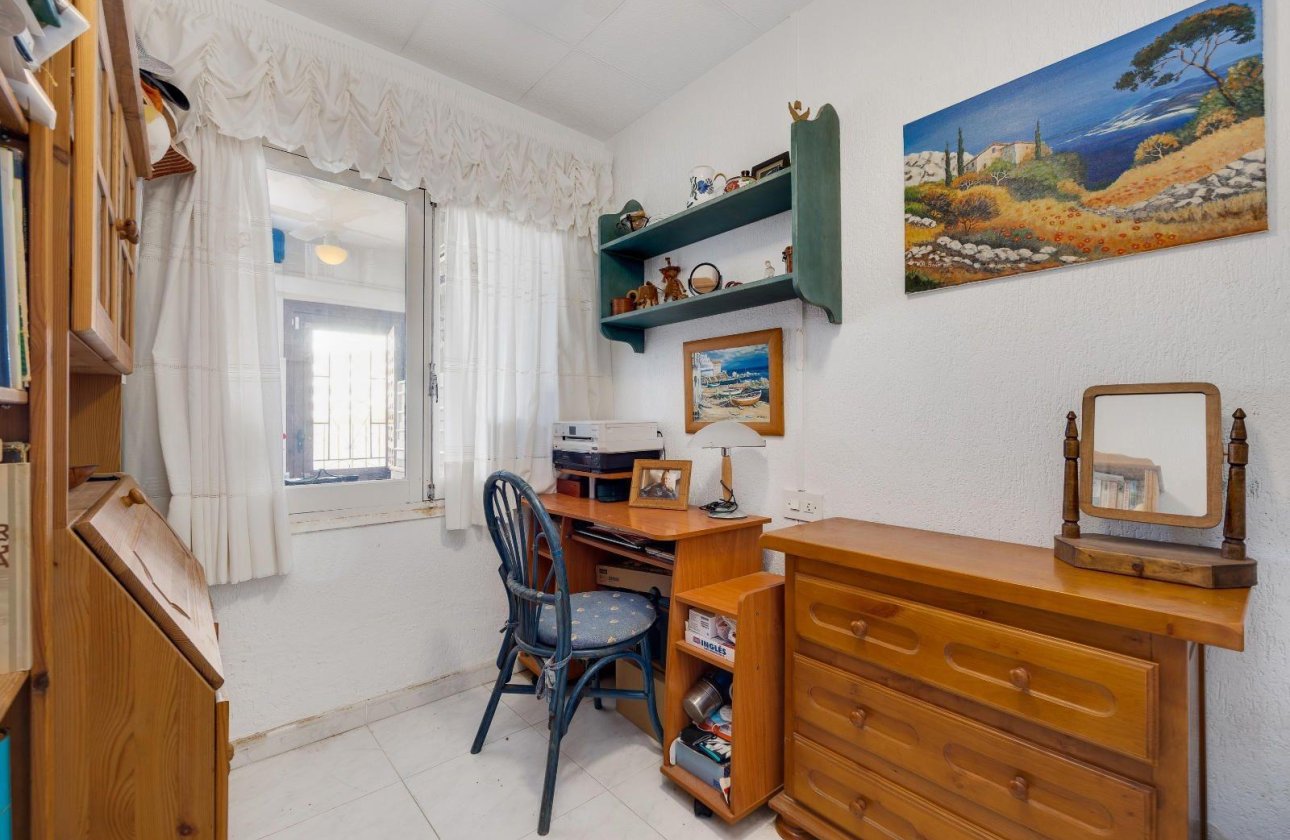 Resale - Villa -
Torrevieja - Calas Blanca