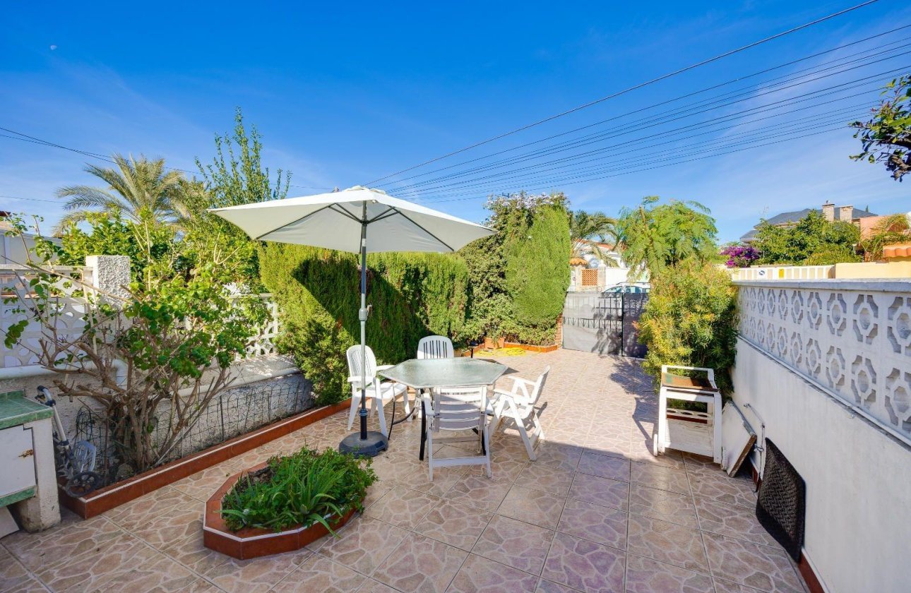Resale - Villa -
Torrevieja - Calas Blanca
