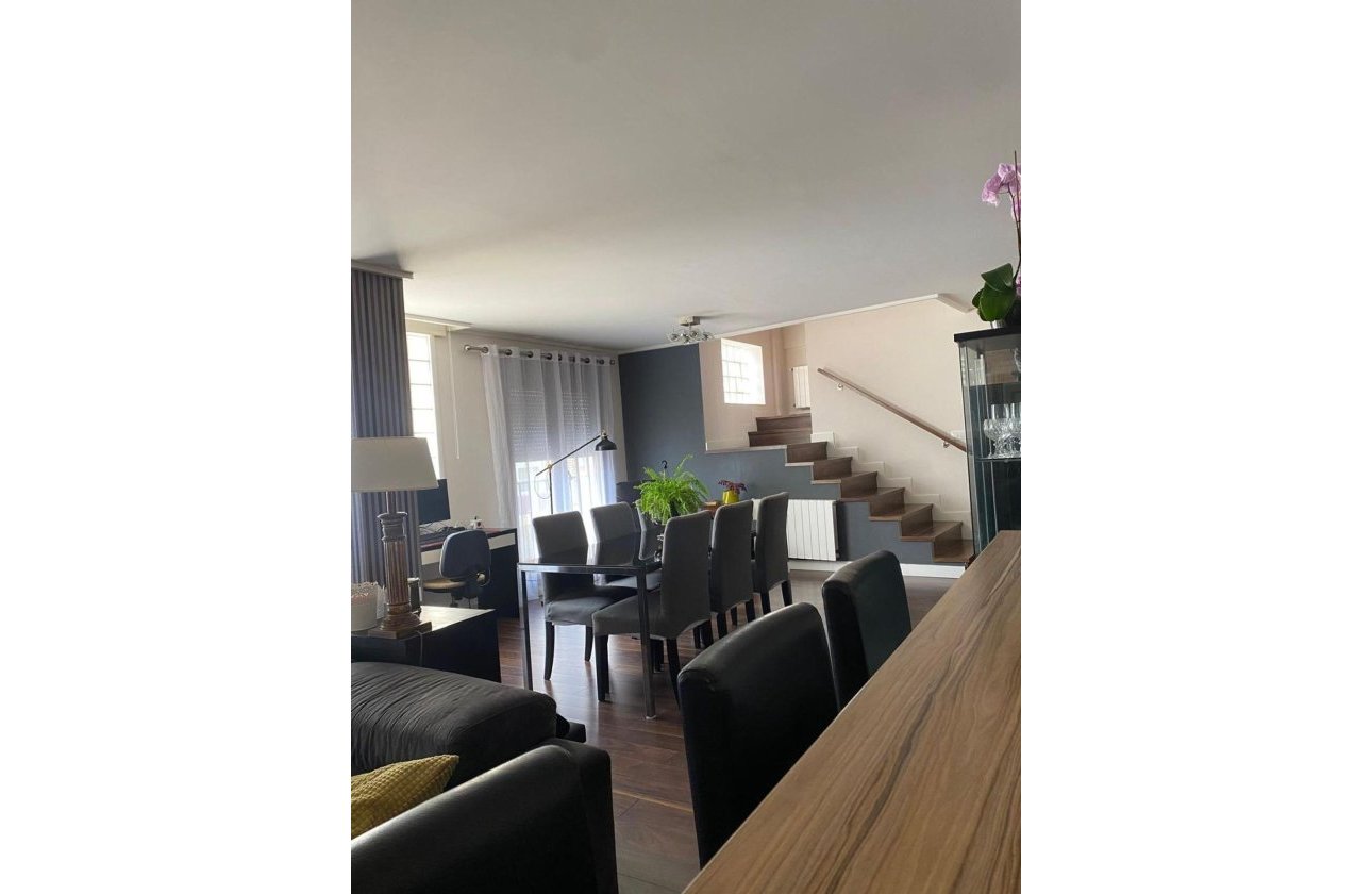 Resale - Villa -
Torrevieja - Centro - Muelle Pesquero