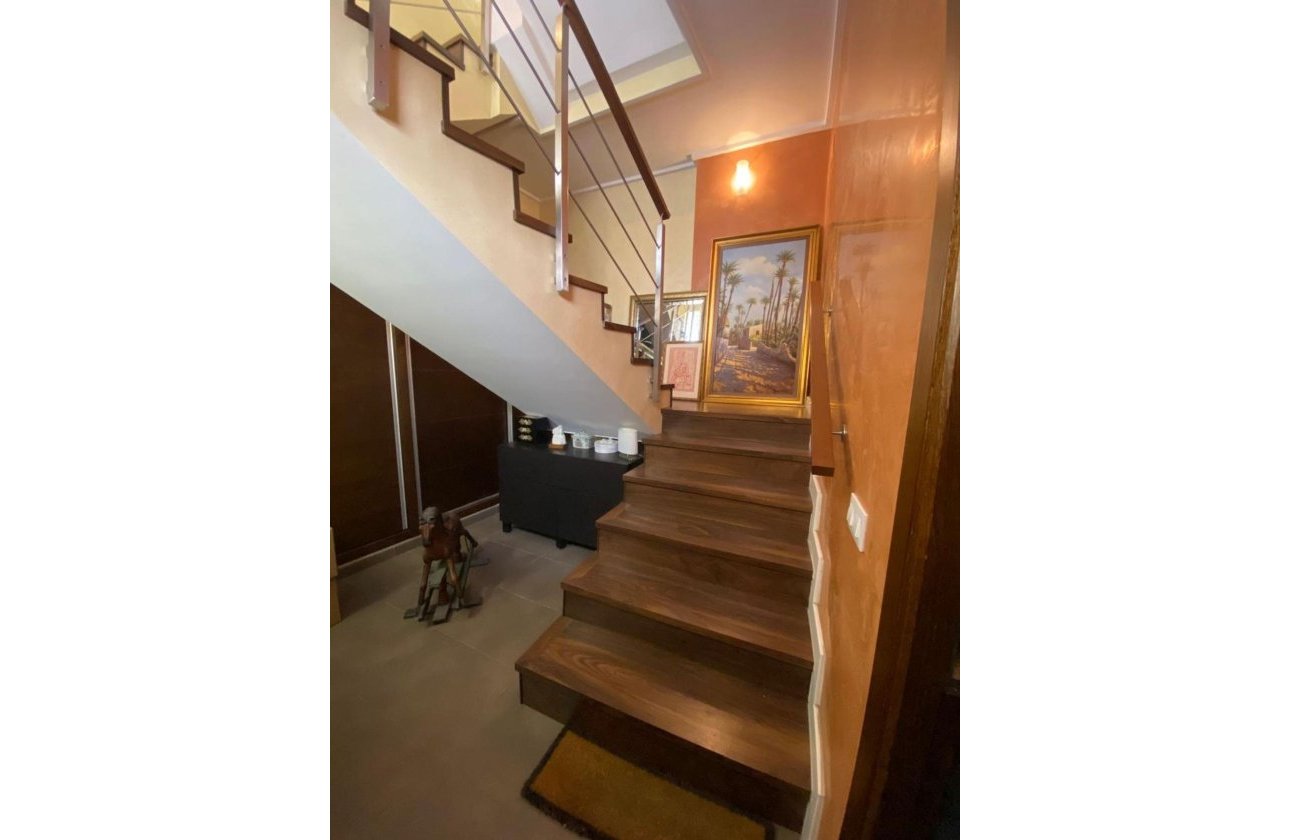 Resale - Villa -
Torrevieja - Centro - Muelle Pesquero