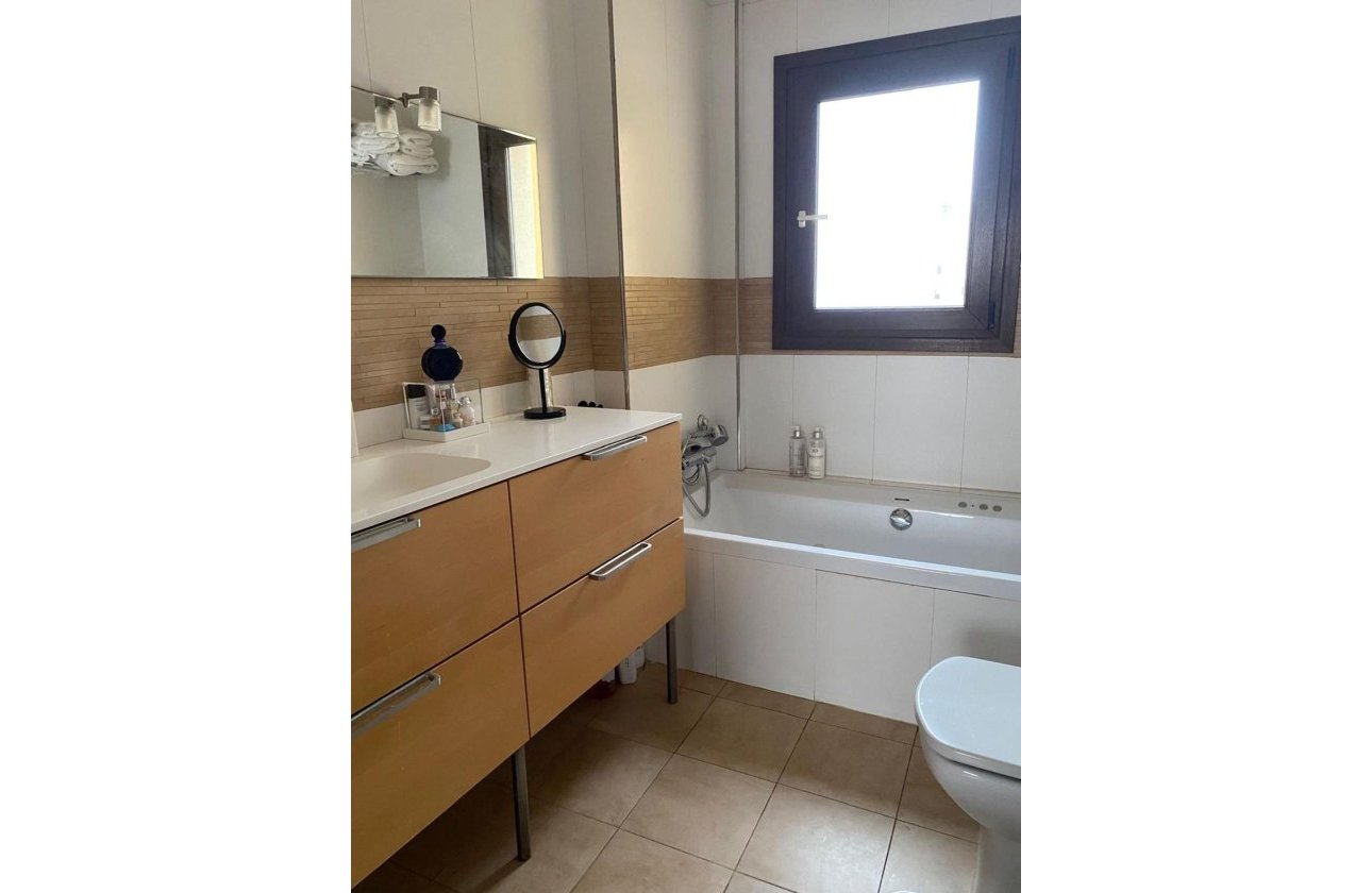 Resale - Villa -
Torrevieja - Centro - Muelle Pesquero