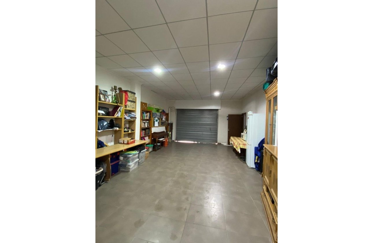 Resale - Villa -
Torrevieja - Centro - Muelle Pesquero