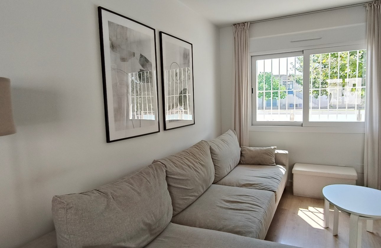 Resale - Villa -
Torrevieja - Costa Blanca