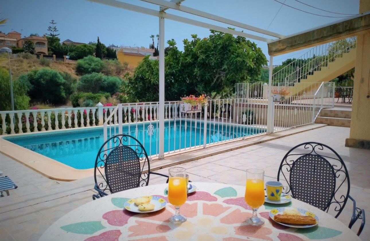 Resale - Villa -
Torrevieja - Costa Blanca