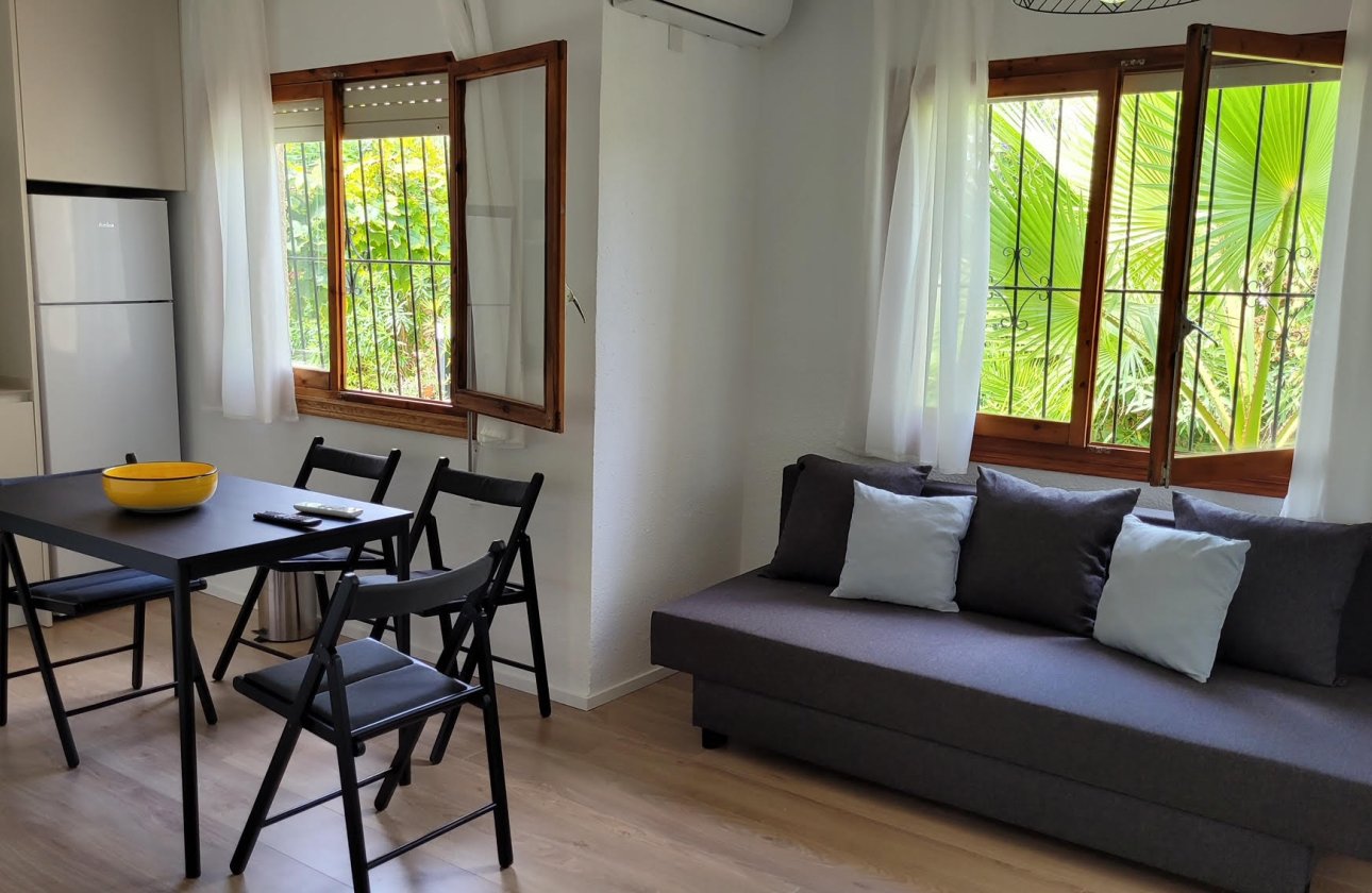 Resale - Villa -
Torrevieja - Costa Blanca