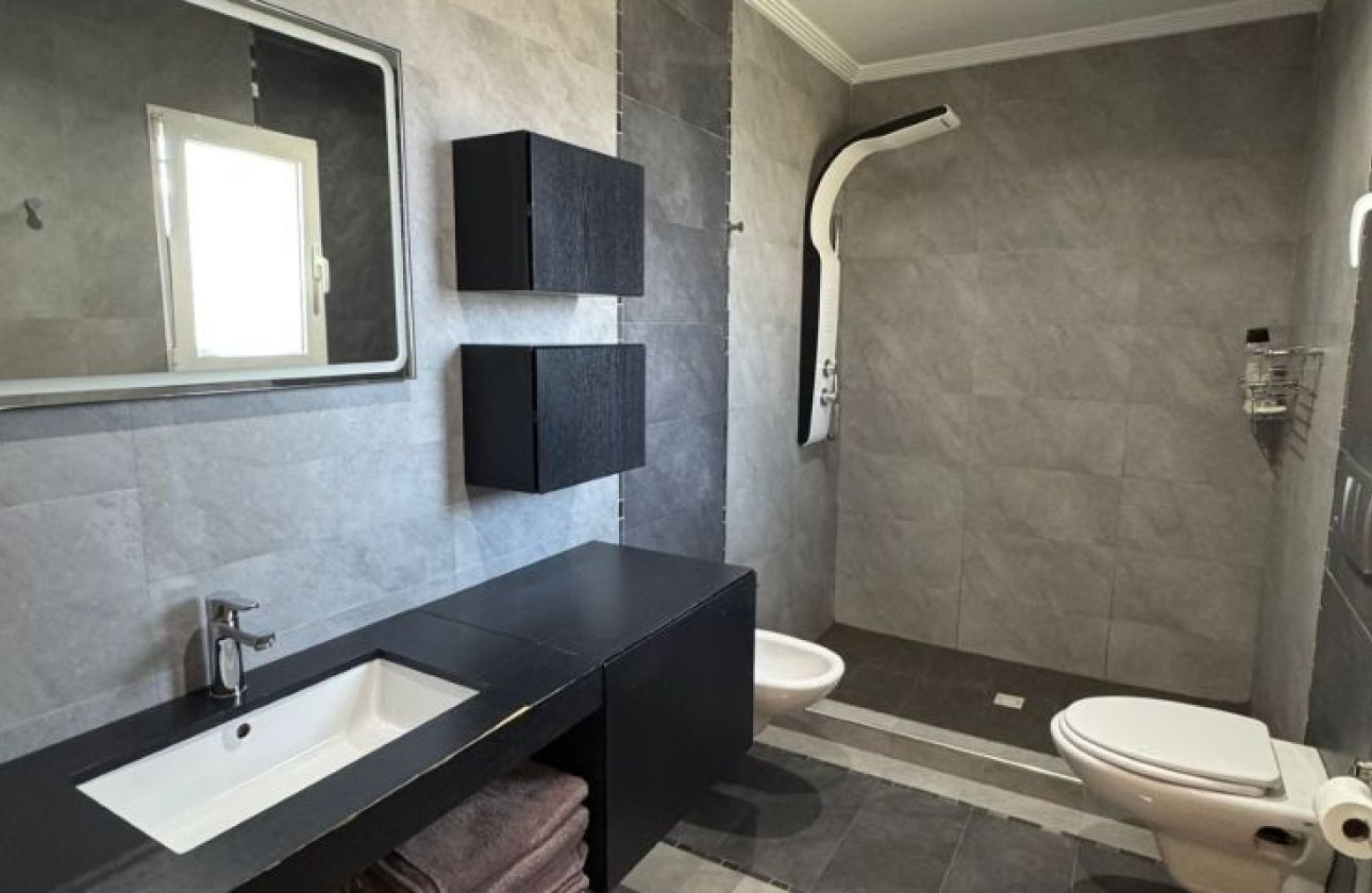 Resale - Villa -
Torrevieja - Costa Blanca