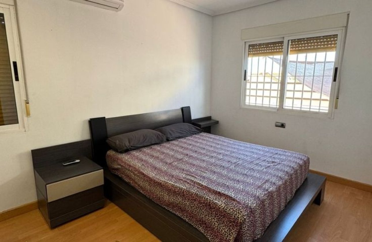 Resale - Villa -
Torrevieja - Costa Blanca