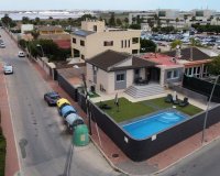 Resale - Villa -
Torrevieja - Costa Blanca