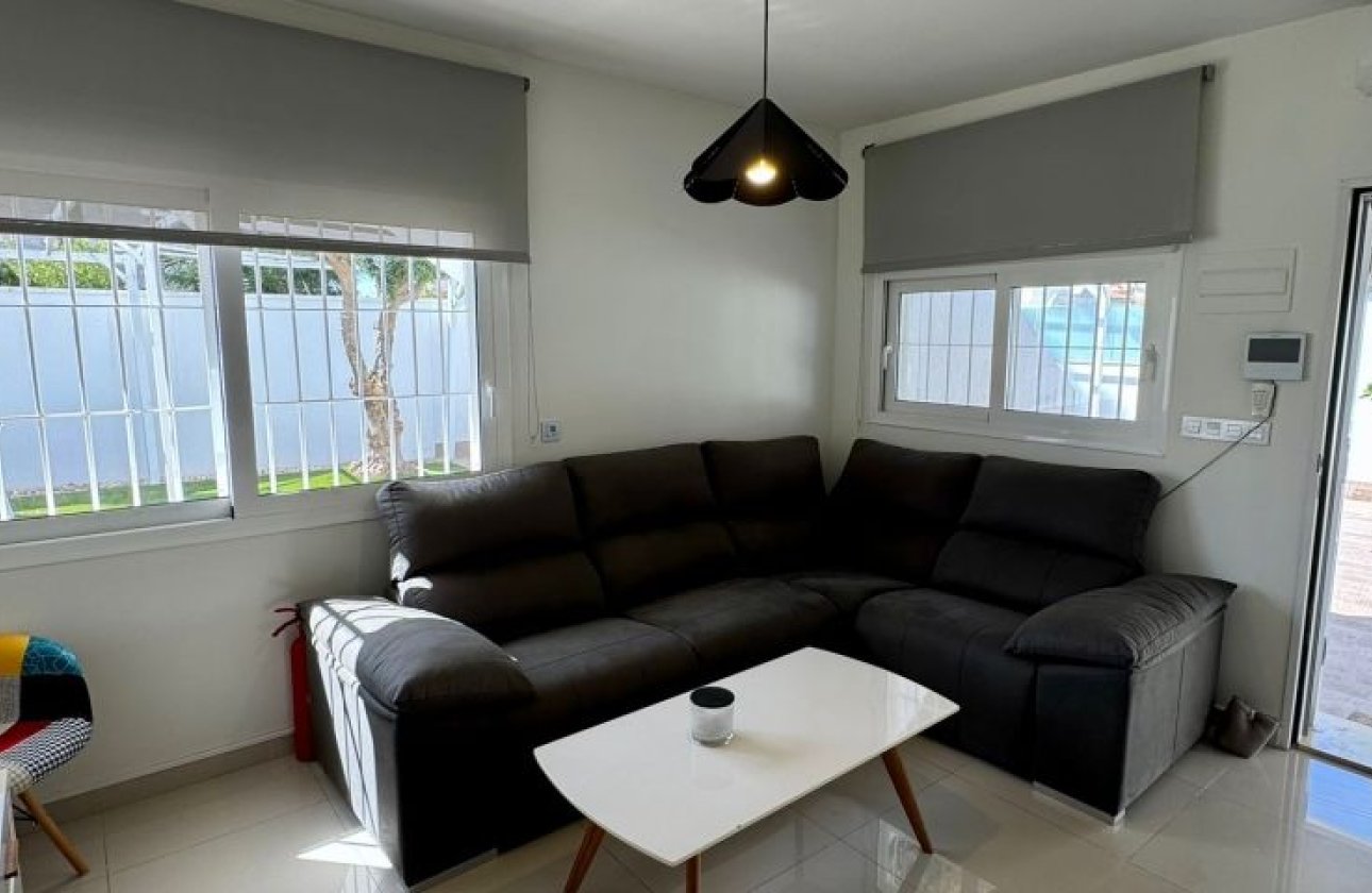 Resale - Villa -
Torrevieja - Costa Blanca