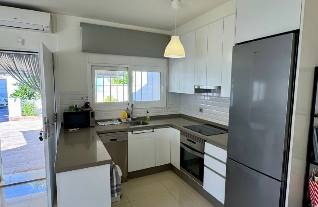 Resale - Villa -
Torrevieja - Costa Blanca