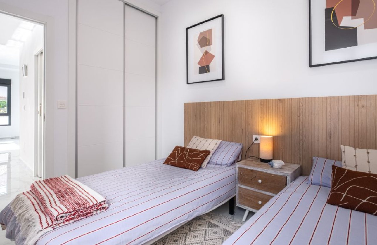 Resale - Villa -
Torrevieja - Costa Blanca