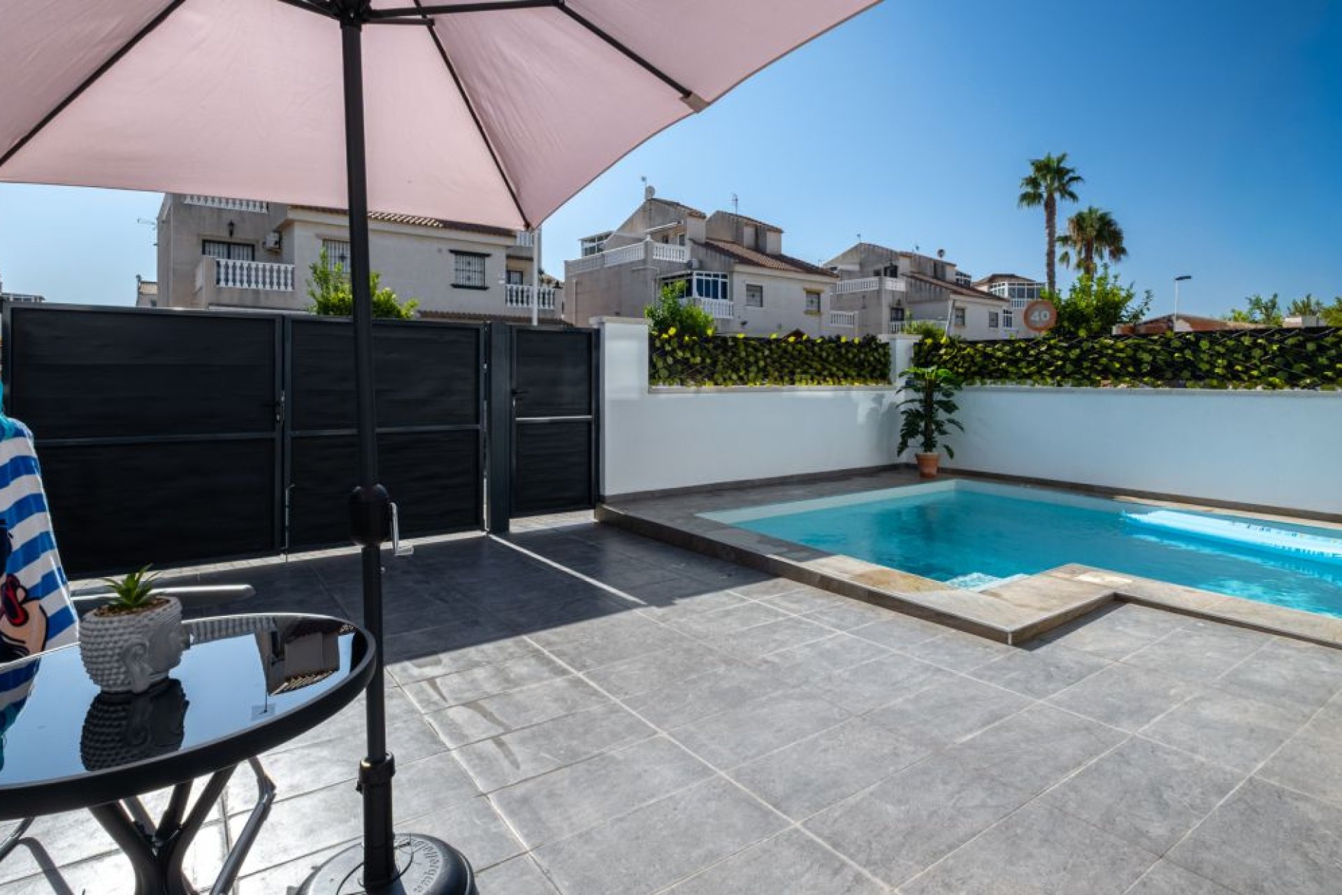 Resale - Villa -
Torrevieja - Costa Blanca