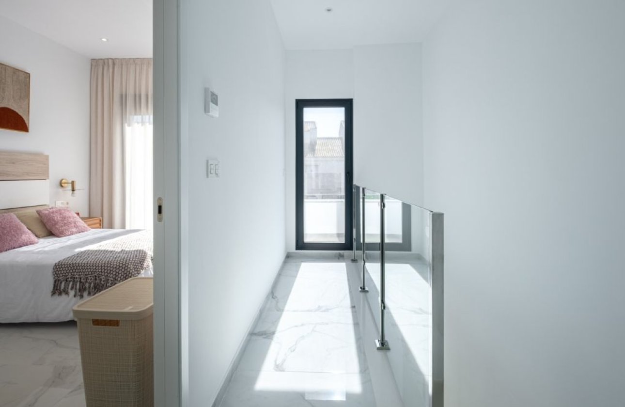 Resale - Villa -
Torrevieja - Costa Blanca