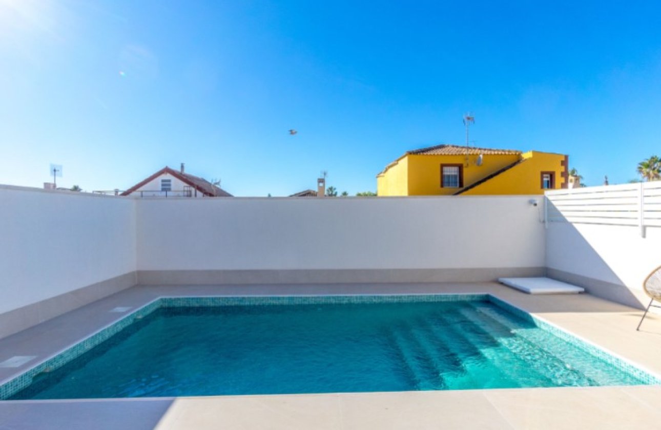 Resale - Villa -
Torrevieja - Costa Blanca