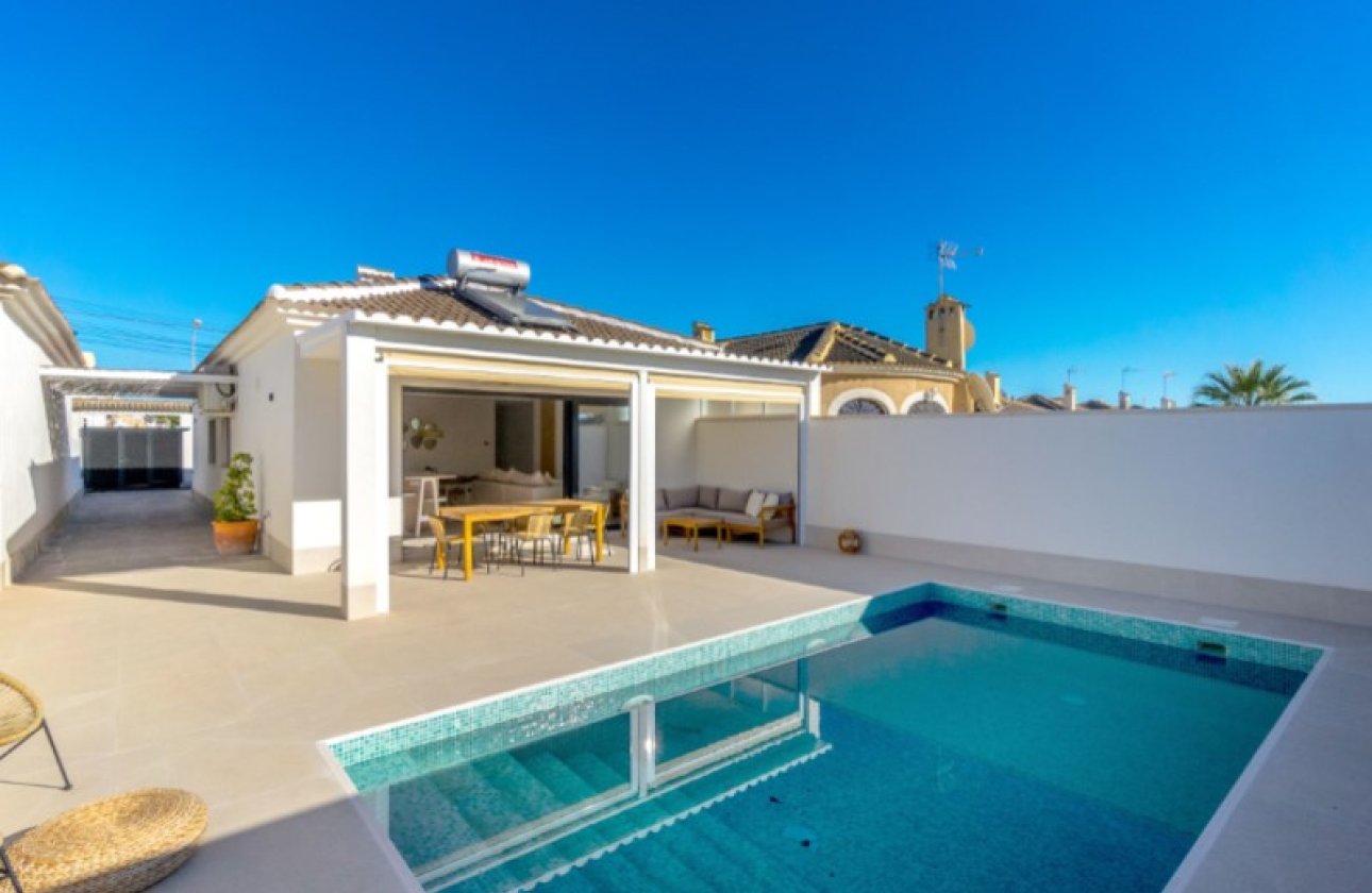 Resale - Villa -
Torrevieja - Costa Blanca