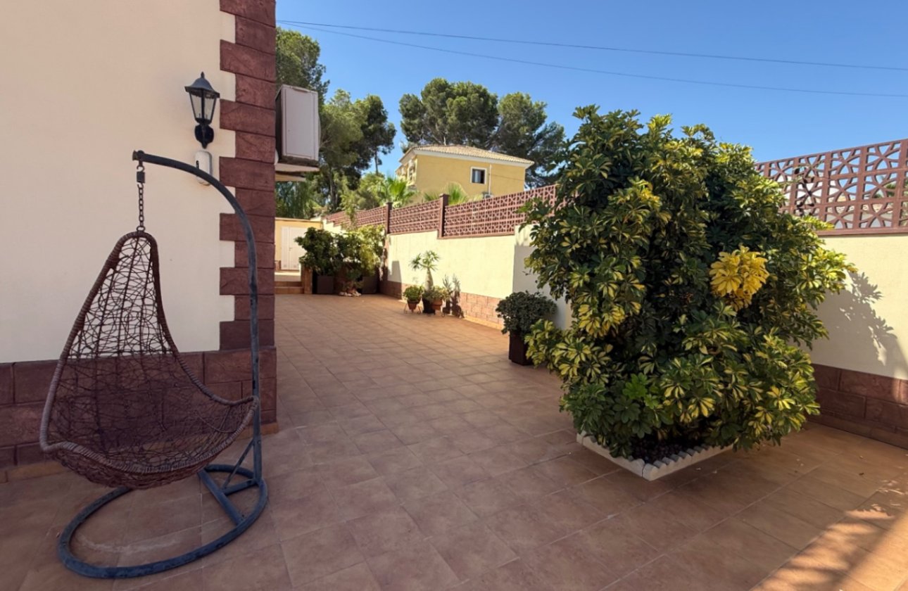 Resale - Villa -
Torrevieja - Costa Blanca