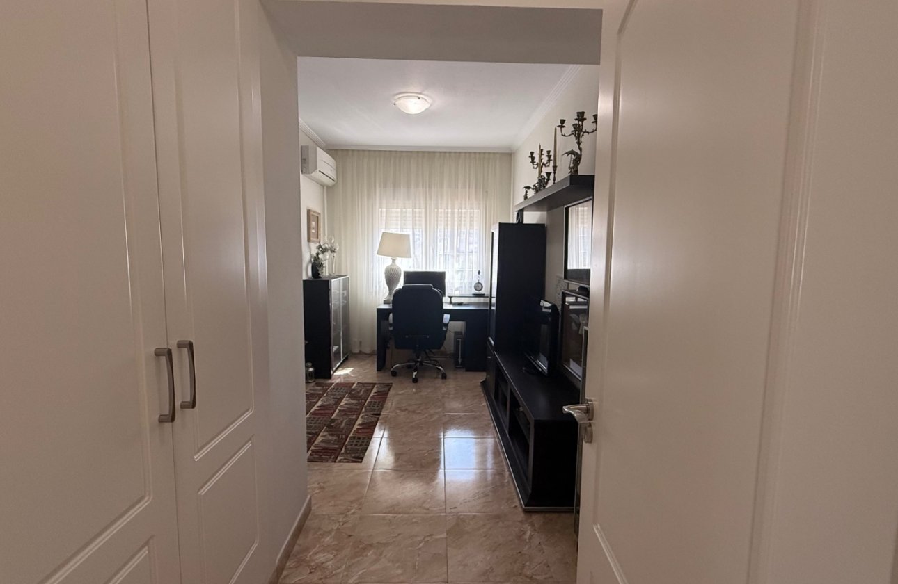 Resale - Villa -
Torrevieja - Costa Blanca