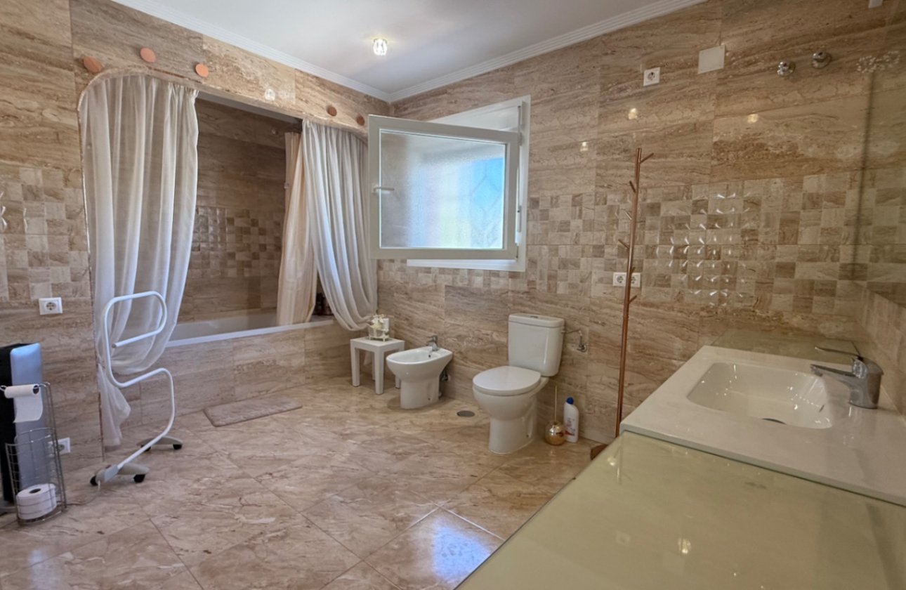 Resale - Villa -
Torrevieja - Costa Blanca