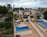Resale - Villa -
Torrevieja - Costa Blanca