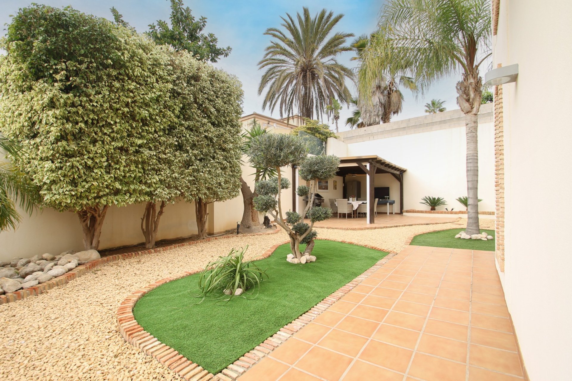 Resale - Villa -
Torrevieja - Costa Blanca