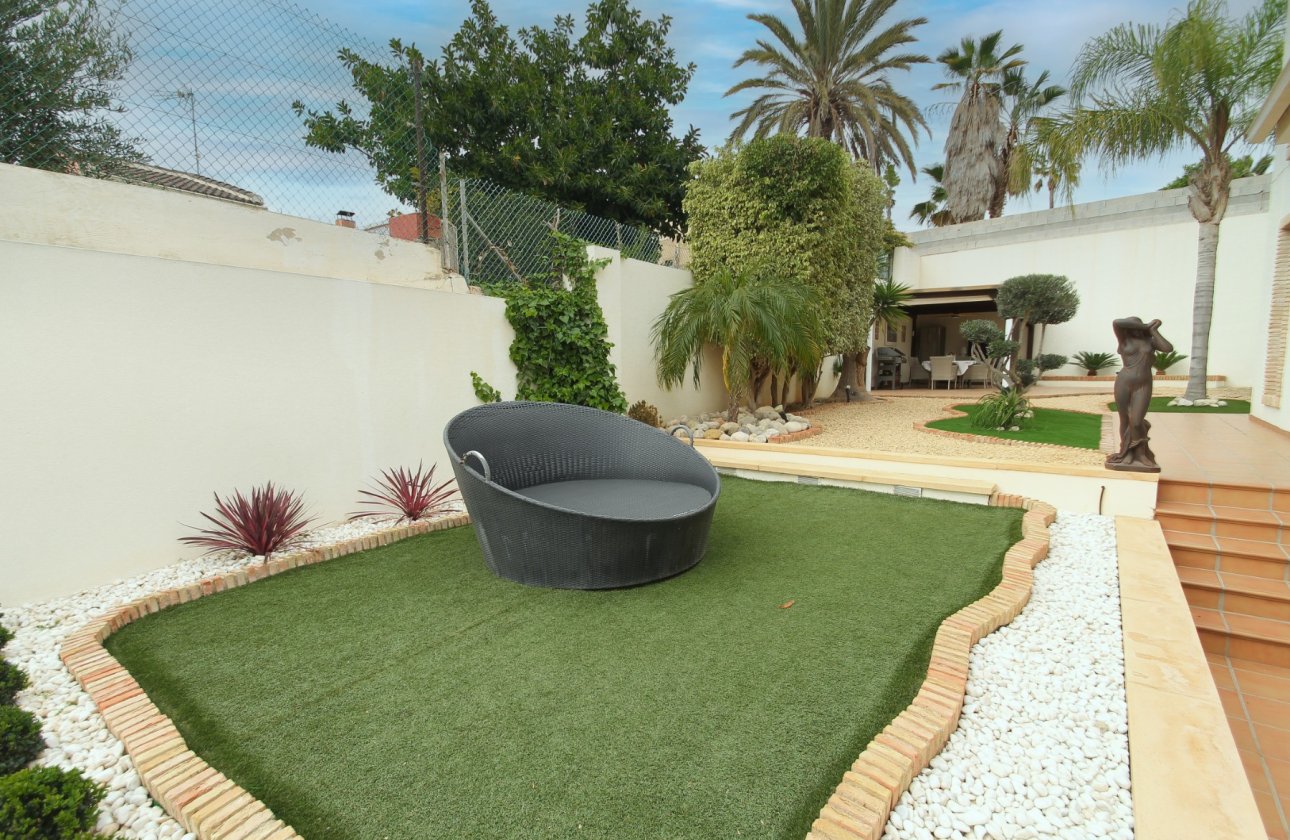 Resale - Villa -
Torrevieja - Costa Blanca