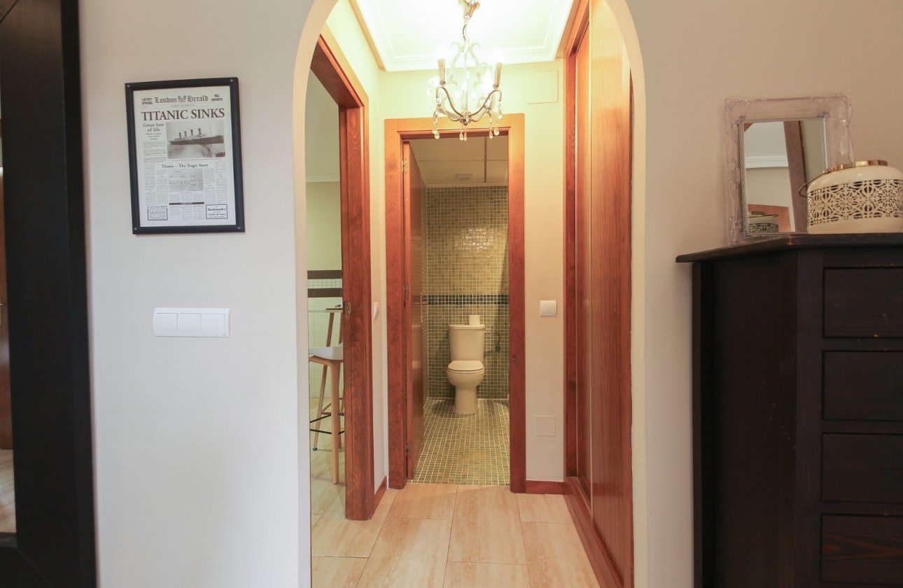 Resale - Villa -
Torrevieja - Costa Blanca